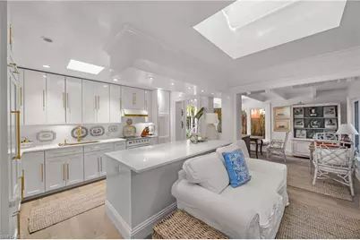 295 6th St N, Naples, FL 34102 - Photo 5