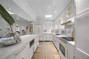 295 6th St N, Naples, FL 34102 - Photo 7