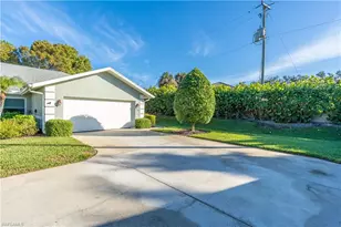 1704 Royal Cir, Naples, FL 34112 - Photo 3