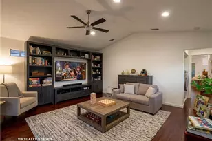 5908 3 Iron Dr, Naples, FL 34110 - Photo 9