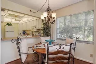 1087 Forest Lakes Dr, Naples, FL 34105 - Photo 5