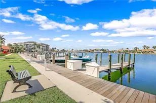 260 Seaview Ct, Marco Island, FL 34145 - Photo 35