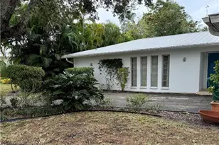 347 Burning Tree, Naples, FL 34105 - Photo 3