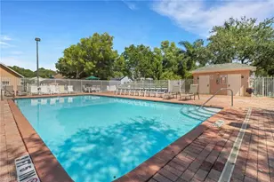 398 Leawood Cir, Naples, FL 34104 - Photo 27