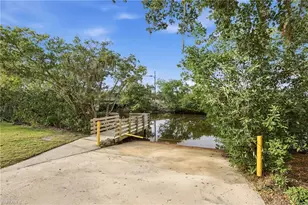 1753 Beverly Dr, Naples, FL 34114 - Photo 19