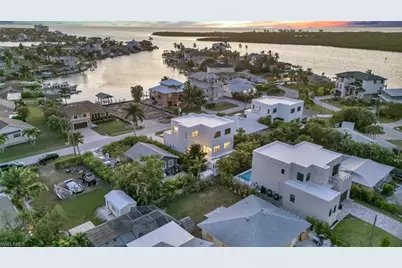 107 W Hilo St, Naples, FL 34113 - Photo 25