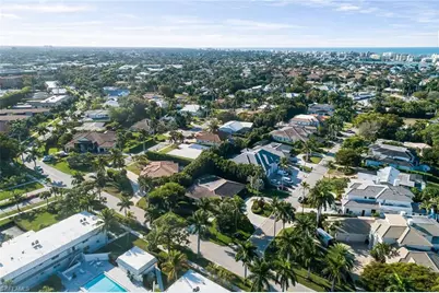 748 Willowhead Dr, Naples, FL 34103 - Photo 27