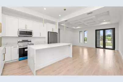 2737 48th Ave NE, Naples, FL 34120 - Photo 9