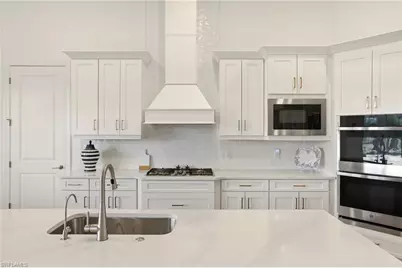 11420 Canal Grande Dr, Fort Myers, FL 33913 - Photo 15