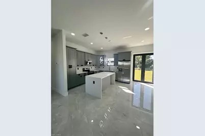 3905 23rd St SW, Fort Myers, FL 33976 - Photo 3