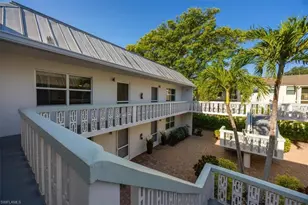 780 10th Ave S, Naples, FL 34102 - Photo 3