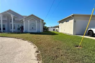 2124 Cornwallis Pkwy, Cape Coral, FL 33904 - Photo 7