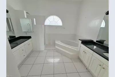 2124 Cornwallis Pkwy, Cape Coral, FL 33904 - Photo 15