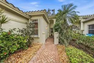 809 Vistana Cir, Naples, FL 34119 - Photo 3