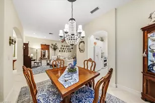 809 Vistana Cir, Naples, FL 34119 - Photo 9