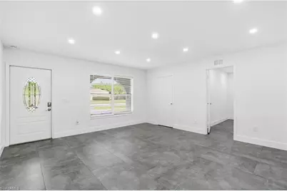 2564 Poinciana St, Naples, FL 34105 - Photo 7