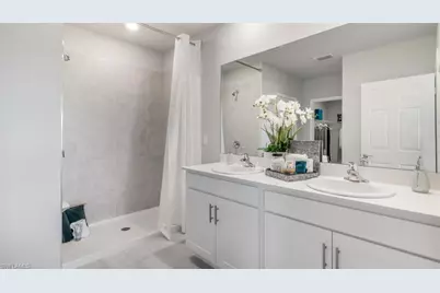 1321 NE 9th St, Cape Coral, FL 33909 - Photo 15