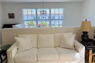 841 Tanbark Dr, Naples, FL 34108 - Photo 5