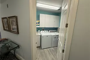 410 Flagship Dr, Naples, FL 34108 - Photo 7