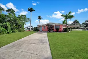 101 Pago Pago Dr E, Naples, FL 34113 - Photo 7