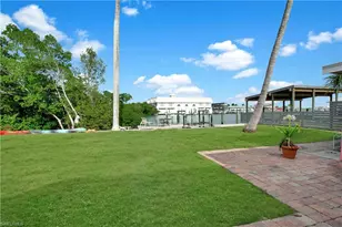 101 Pago Pago Dr E, Naples, FL 34113 - Photo 5