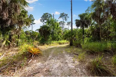 630 Pioneer Trl, Naples, FL 34117 - Photo 15