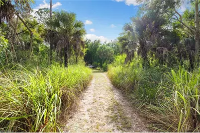 630 Pioneer Trl, Naples, FL 34117 - Photo 19