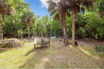 630 Pioneer Trl, Naples, FL 34117 - Photo 23