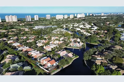 22 Las Brisas Way #23, Naples, FL 34108 - Photo 13