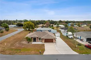 401 Candlewick Cir E, Lehigh Acres, FL 33936 - Photo 45