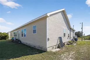 2808 34th St SW, Lehigh Acres, FL 33976 - Photo 19