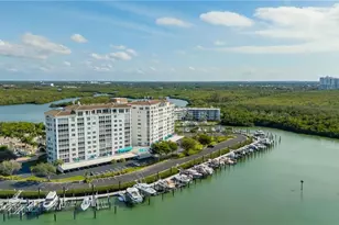 13105 Vanderbilt Dr, Naples, FL 34110 - Photo 19