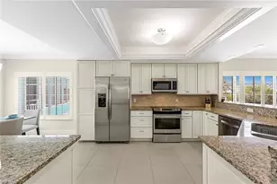 13105 Vanderbilt Dr, Naples, FL 34110 - Photo 5