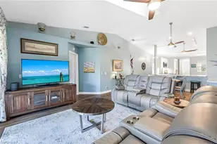 524 Lake Louise Cir, Naples, FL 34110 - Photo 9