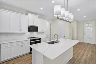 10279 Bonavie Cv Dr, Fort Myers, FL 33966 - Photo 5