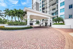 455 Cove Tower Dr, Naples, FL 34110 - Photo 37