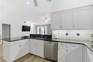 272 Johnnycake Dr, Naples, FL 34110 - Photo 7