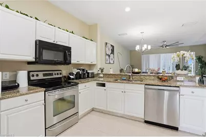 1013 Hampton Cir #127, Naples, FL 34105 - Photo 3