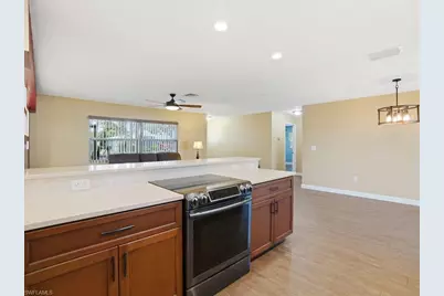 2261 Ivy Ave, Fort Myers, FL 33907 - Photo 9