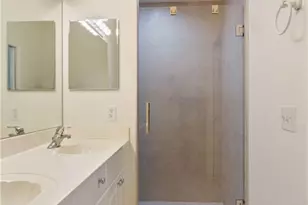 445 Robin Hood Cir, Naples, FL 34104 - Photo 13