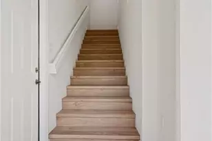 445 Robin Hood Cir, Naples, FL 34104 - Photo 3