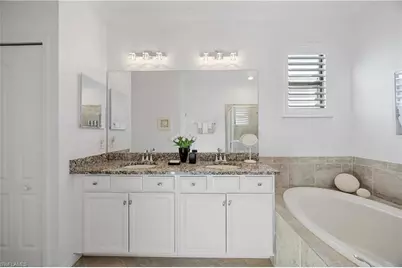 1564 Vizcaya Ln, Naples, FL 34113 - Photo 15