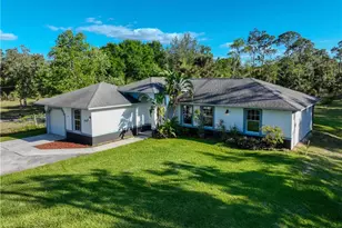 390 35th Ave NE, Naples, FL 34120 - Photo 5