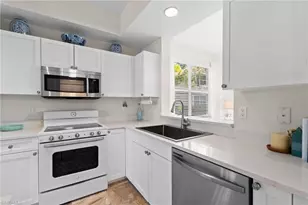 2310 Carrington Ct, Naples, FL 34109 - Photo 5