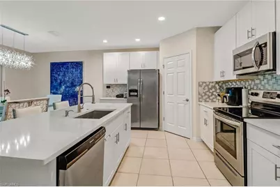 742 Hadley Pl W, Naples, FL 34104 - Photo 7