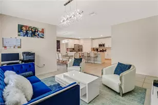 742 Hadley Pl W, Naples, FL 34104 - Photo 11