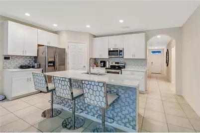 742 Hadley Pl W, Naples, FL 34104 - Photo 3