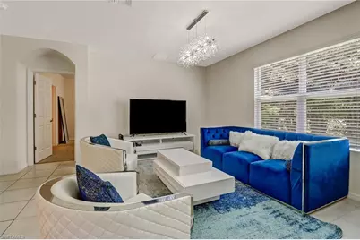 742 Hadley Pl W, Naples, FL 34104 - Photo 9