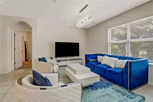 742 Hadley Pl W, Naples, FL 34104 - Photo 9