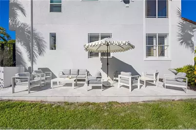 980 5th St S, Naples, FL 34102 - Photo 21